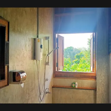 Baandindon Private Earthhouse Homestay Mae Rim Exterior photo
